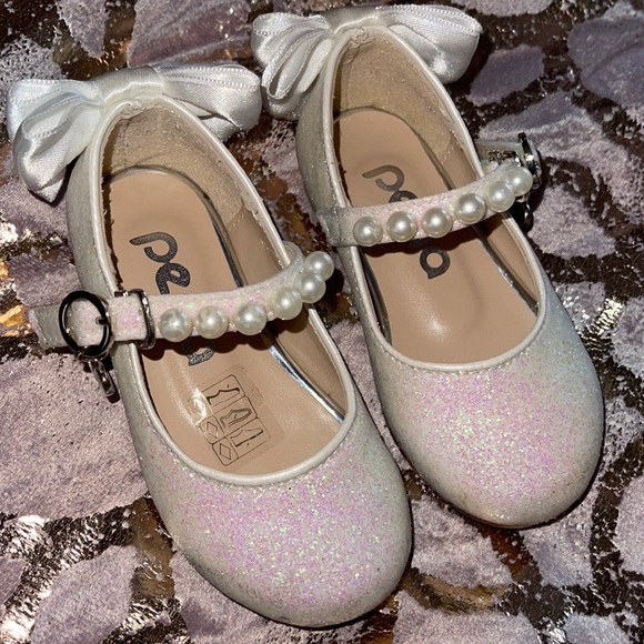 Shoes - Picture 1 of 3